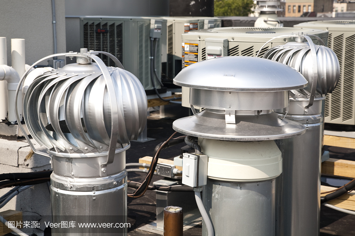 現(xiàn)代建筑屋頂?shù)目照{(diào)通風(fēng)設(shè)備