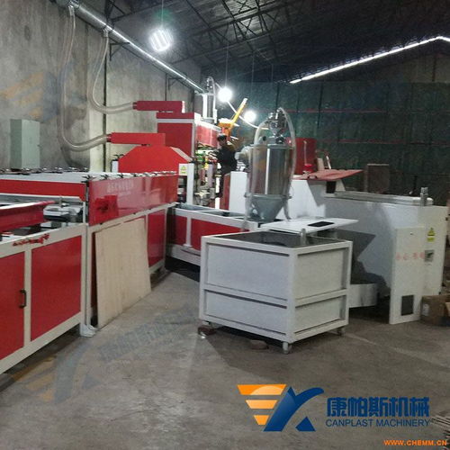 pp清水模板木質(zhì)模板包覆塑料鋼化膜生產(chǎn)設(shè)備