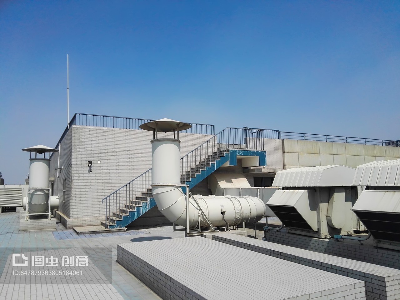 大型中央空調冷卻機管道和閥門