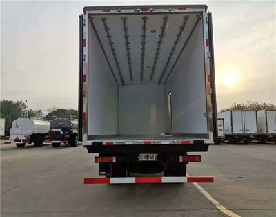 河北小型冷藏車價格及圖片